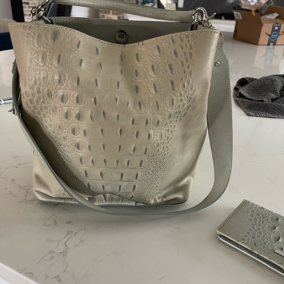 SOLD Brahmin Amelia Medium Crossbody Bucket Bag in Seafoam Green - Picture 5 of 9